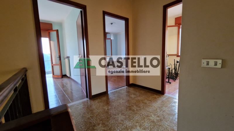 Campodarsego zona Bosco del Vescovo proponiamo in esclusiva porzione centrale di trifamiliare, li...