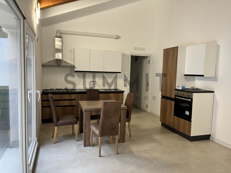 SCHIO - Centro: In pieno centro paese, su importante palazzo riqualificato BICAMERE all'ultimo pi...