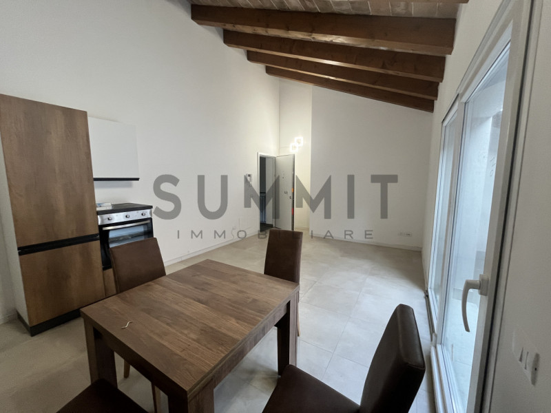 SCHIO - Centro: In pieno centro paese, su importante palazzo riqualificato BICAMERE all'ultimo pi...