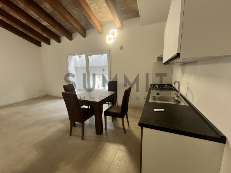 SCHIO - Centro: In pieno centro paese, su importante palazzo riqualificato BICAMERE all'ultimo pi...