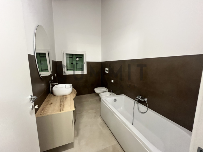 SCHIO - Centro: In pieno centro paese, su importante palazzo riqualificato BICAMERE all'ultimo pi...