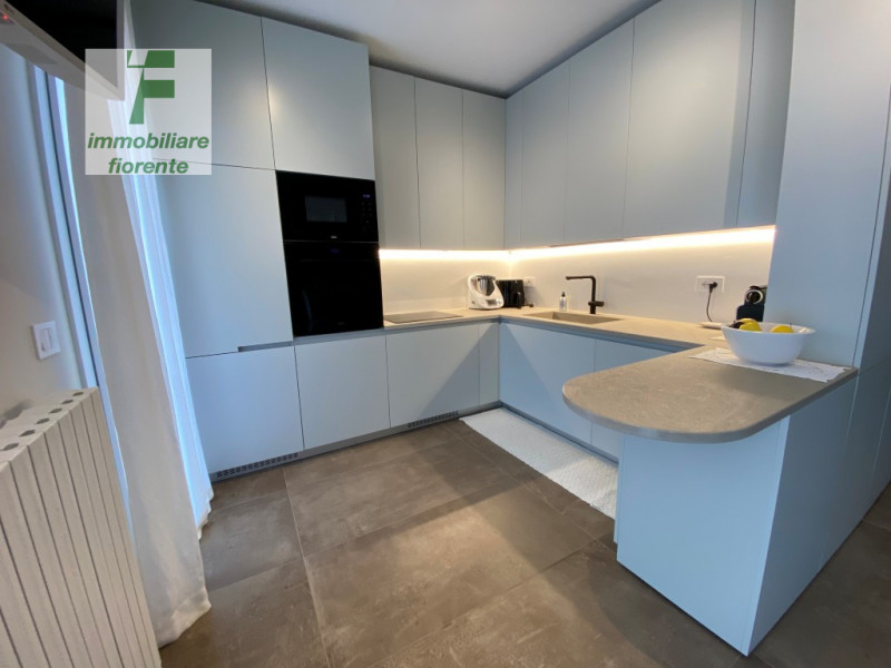 Nel cuore di Montegrotto Terme, in posizione centrale e strategica su Corso delle Terme a 1 km da...