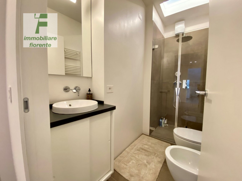 Nel cuore di Montegrotto Terme, in posizione centrale e strategica su Corso delle Terme a 1 km da...