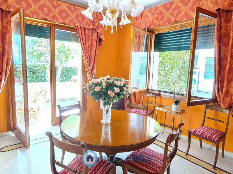 CASA SINGOLA CENTRALISSIMA AD ABANO €.423.000 - rif.JP512

Scopri questa esclusiva casa singola, ...