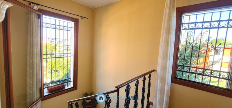 CASA SINGOLA CENTRALISSIMA AD ABANO €.423.000 - rif.JP512

Scopri questa esclusiva casa singola, ...