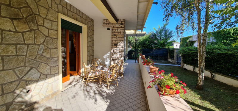 CASA SINGOLA CENTRALISSIMA AD ABANO €.423.000 - rif.JP512

Scopri questa esclusiva casa singola, ...