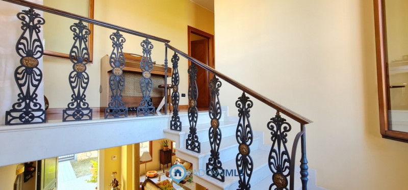 CASA SINGOLA CENTRALISSIMA AD ABANO €.423.000 - rif.JP512

Scopri questa esclusiva casa singola, ...