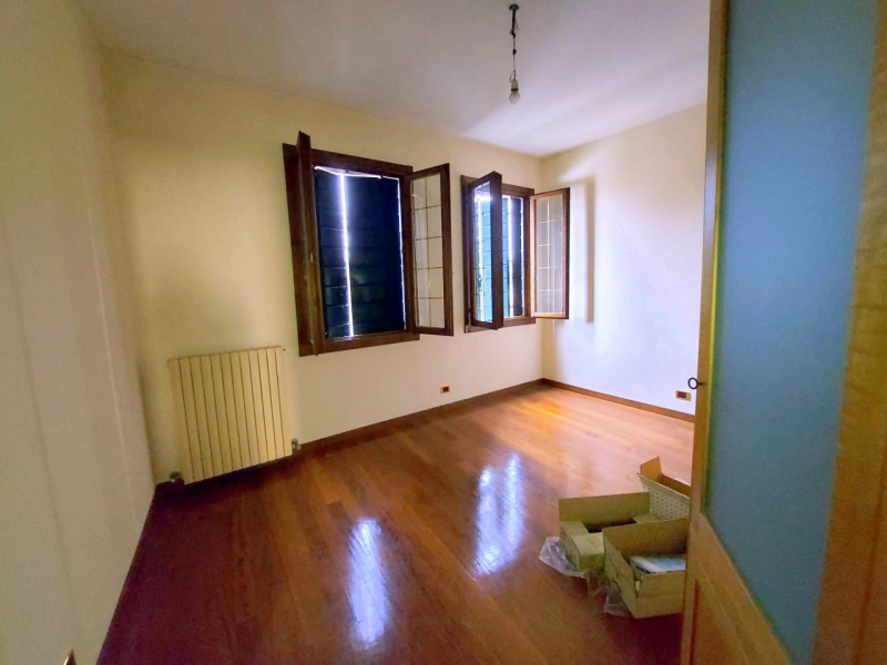 OSPEDALE MILITARE INTROVABILE DUPLEX SU 2 UNITA' €.415.000 - rif.LM011

Scopri un'opportunità uni...