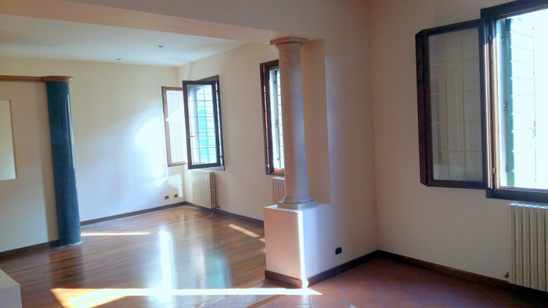 OSPEDALE MILITARE INTROVABILE DUPLEX SU 2 UNITA' €.415.000 - rif.LM011

Scopri un'opportunità uni...