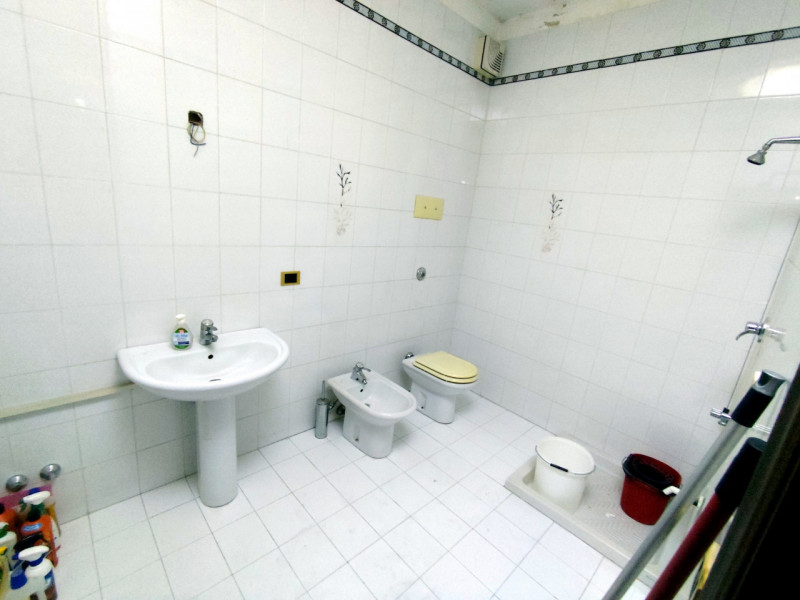 OSPEDALE MILITARE INTROVABILE DUPLEX SU 2 UNITA' €.415.000 - rif.LM011

Scopri un'opportunità uni...