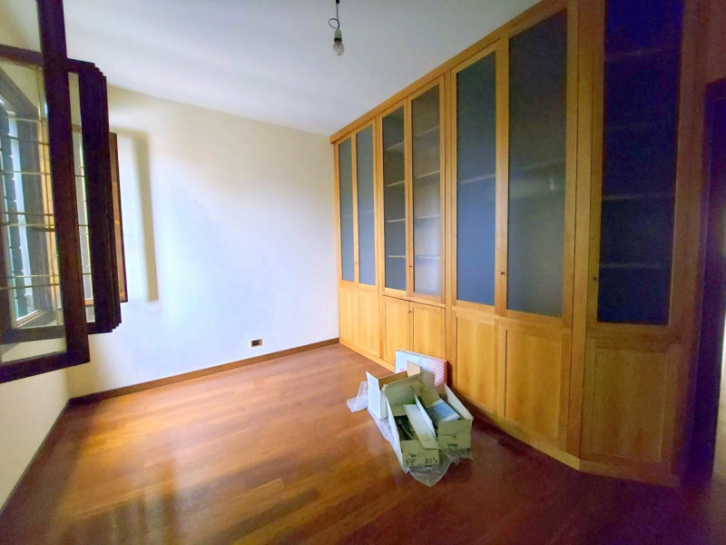 OSPEDALE MILITARE INTROVABILE DUPLEX SU 2 UNITA' €.415.000 - rif.LM011

Scopri un'opportunità uni...