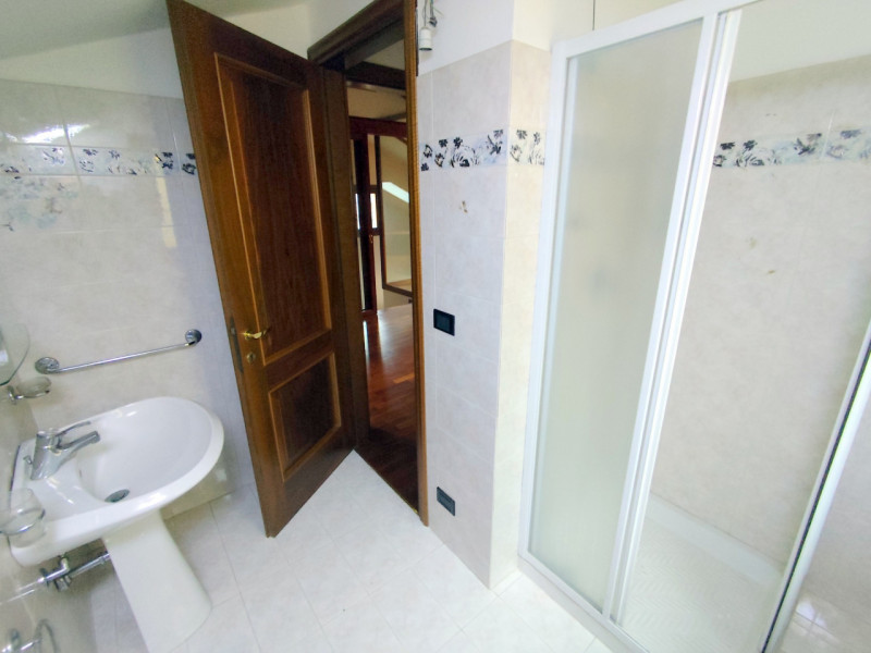 OSPEDALE MILITARE INTROVABILE DUPLEX SU 2 UNITA' €.415.000 - rif.LM011

Scopri un'opportunità uni...