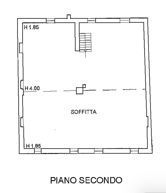 Proponiamo in vendita a Colceresa una casa con ingresso in corte comune che si sviluppa su una su...