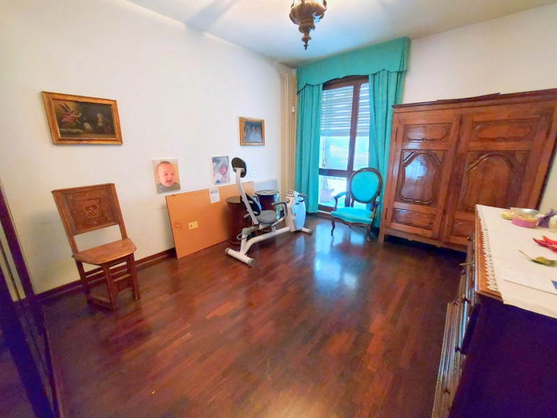 SPLENDIDO DUPLEX VIC. PRATO DELLA VALLE €.550.000 - rif.MG006

Nelle immediate vicinanze del PRAT...