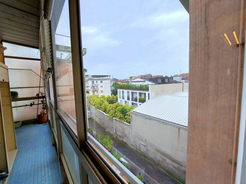 SPLENDIDO DUPLEX VIC. PRATO DELLA VALLE €.550.000 - rif.MG006

Nelle immediate vicinanze del PRAT...