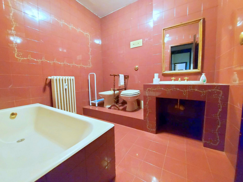 SPLENDIDO DUPLEX VIC. PRATO DELLA VALLE €.550.000 - rif.MG006

Nelle immediate vicinanze del PRAT...