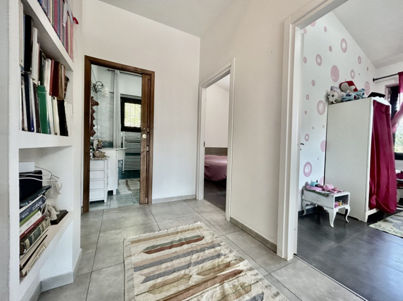 DICOMANO (Fi): sulle colline toscane, in posizione amena e a poca distanza dal centro paese di Di...