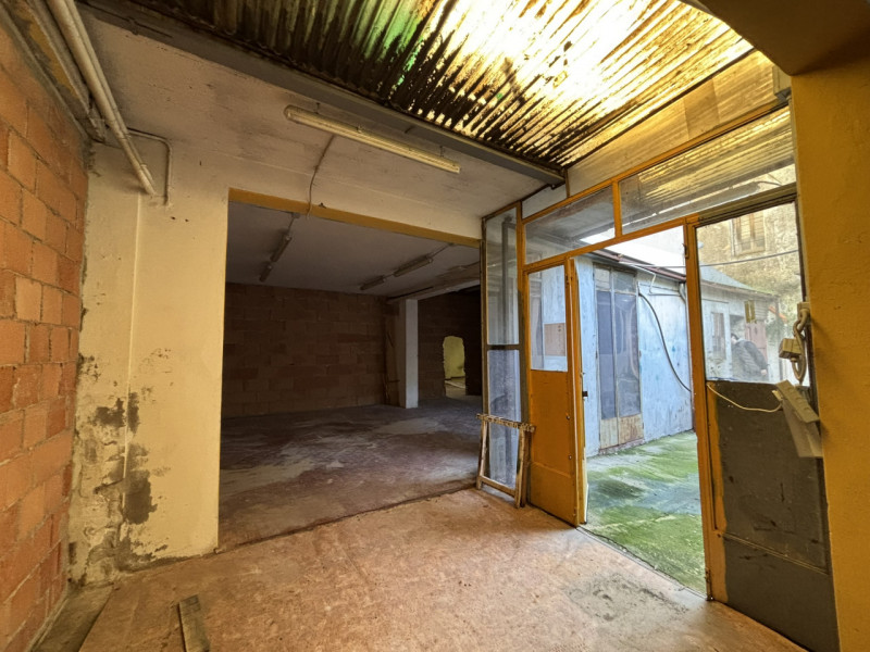 In pieno centro storico a Monselice, nei pressi di Piazza Giuseppe Mazzini, vendesi porzione di p...