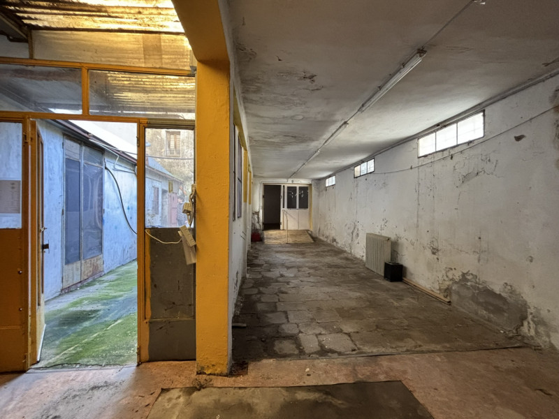 In pieno centro storico a Monselice, nei pressi di Piazza Giuseppe Mazzini, vendesi porzione di p...