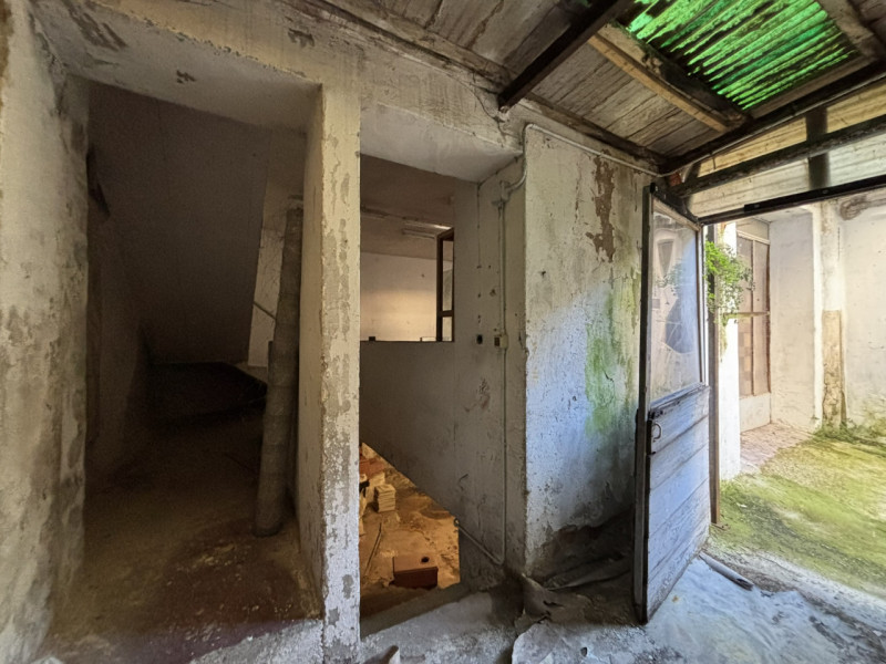 In pieno centro storico a Monselice, nei pressi di Piazza Giuseppe Mazzini, vendesi porzione di p...