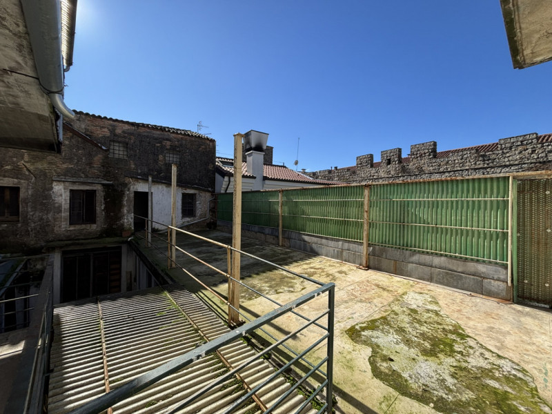 In pieno centro storico a Monselice, nei pressi di Piazza Giuseppe Mazzini, vendesi porzione di p...