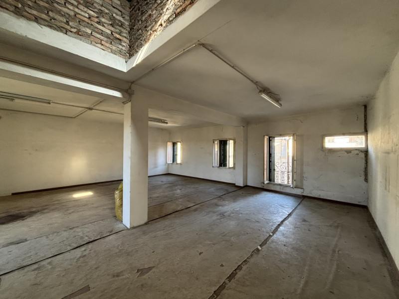 In pieno centro storico a Monselice, nei pressi di Piazza Giuseppe Mazzini, vendesi porzione di p...