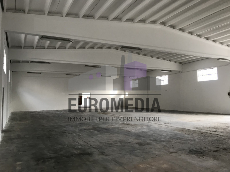 Per informazioni: 375.7062731

EUROMEDIA propone in locazione un immobile anni '60 a destinazione...