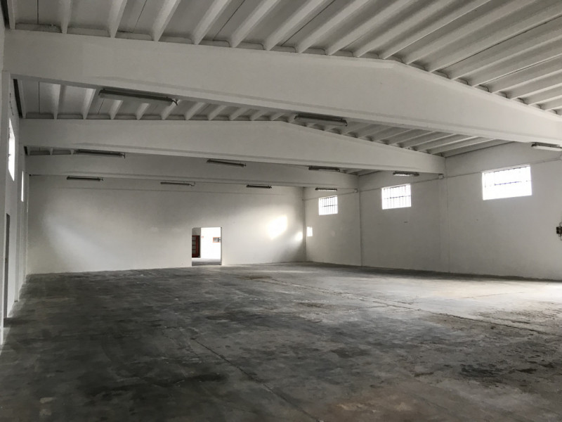 Per informazioni: 375.7062731

EUROMEDIA propone in locazione un immobile anni 60 a destinazione ...