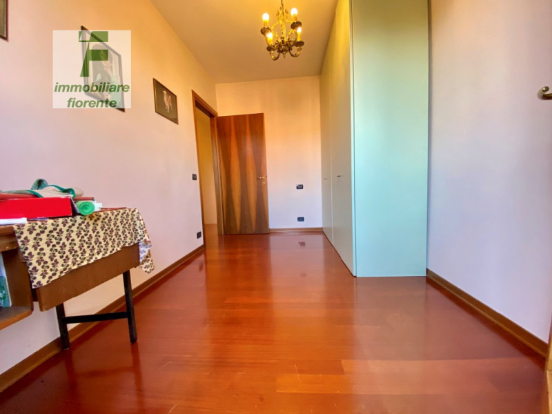 Scopri questa affascinante libera subito signorile in ottimo stato di manutenzione porzione di te...