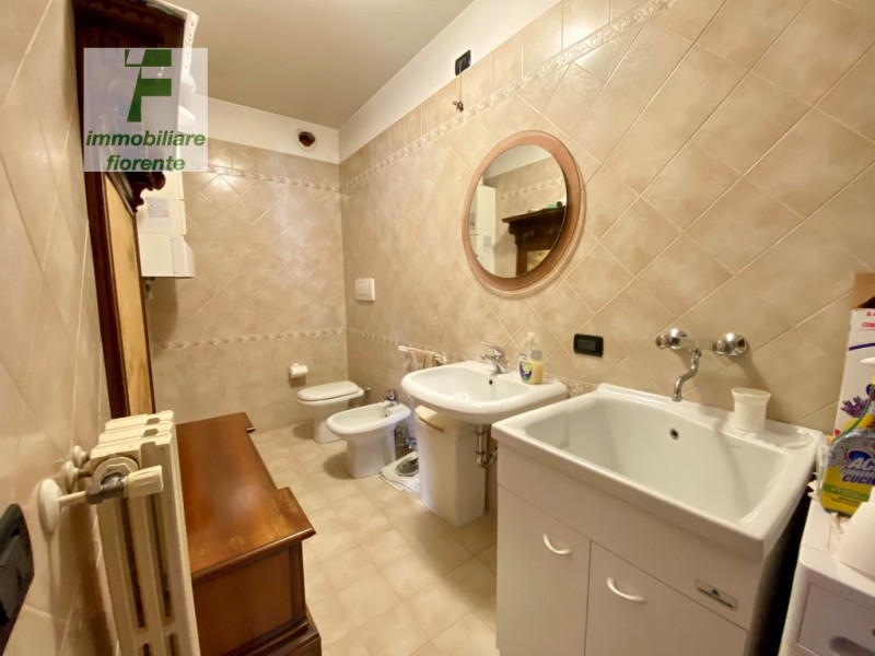 Scopri questa affascinante libera subito signorile in ottimo stato di manutenzione porzione di te...