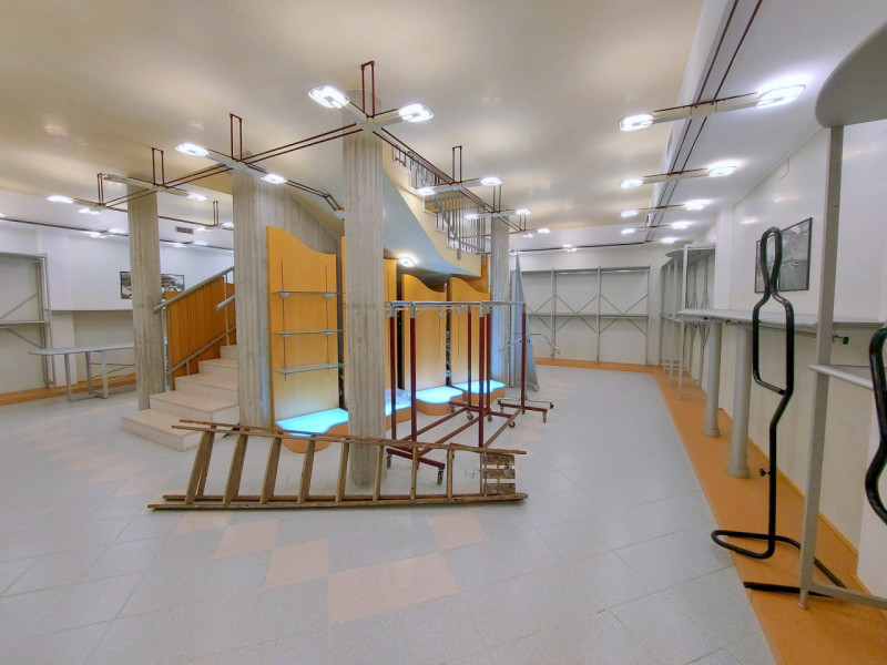 NEGOZIO/MAGAZZINO/LABORATORIO A BRUSEGANA €.3.800 - rif.RV001

a Brusegana sulla strada principal...