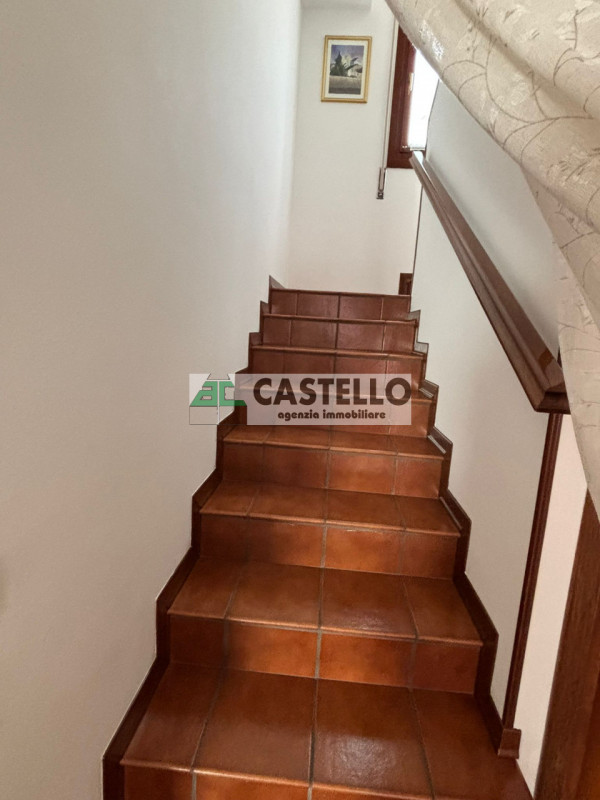 Campodarsego zona Bosco del Vescovo proponiamo in esclusiva 2 porzioni di trifamiliare, con acces...