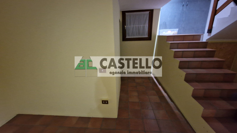 Campodarsego zona Bosco del Vescovo proponiamo in esclusiva 2 porzioni di trifamiliare, con acces...