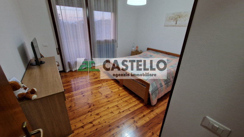 Campodarsego zona Bosco del Vescovo proponiamo in esclusiva 2 porzioni di trifamiliare, con acces...