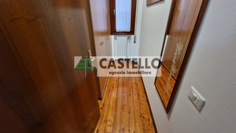 Campodarsego zona Bosco del Vescovo proponiamo in esclusiva 2 porzioni di trifamiliare, con acces...