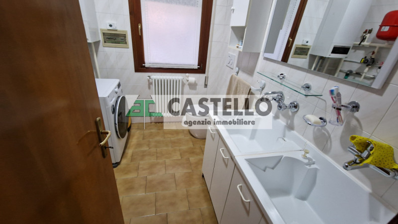 Campodarsego zona Bosco del Vescovo proponiamo in esclusiva 2 porzioni di trifamiliare, con acces...