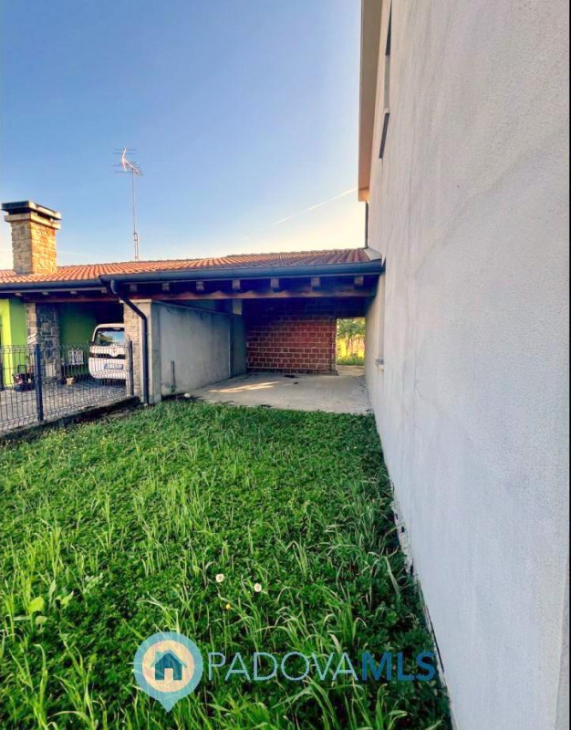 Immobile in esclusiva al Gruppo Padova MLS

Immediata vicinanza al centro di TAGGI DI SOPRA in po...