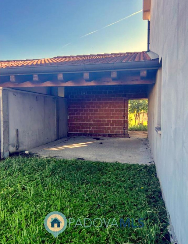 Immobile in esclusiva al Gruppo Padova MLS

Immediata vicinanza al centro di TAGGI DI SOPRA in po...