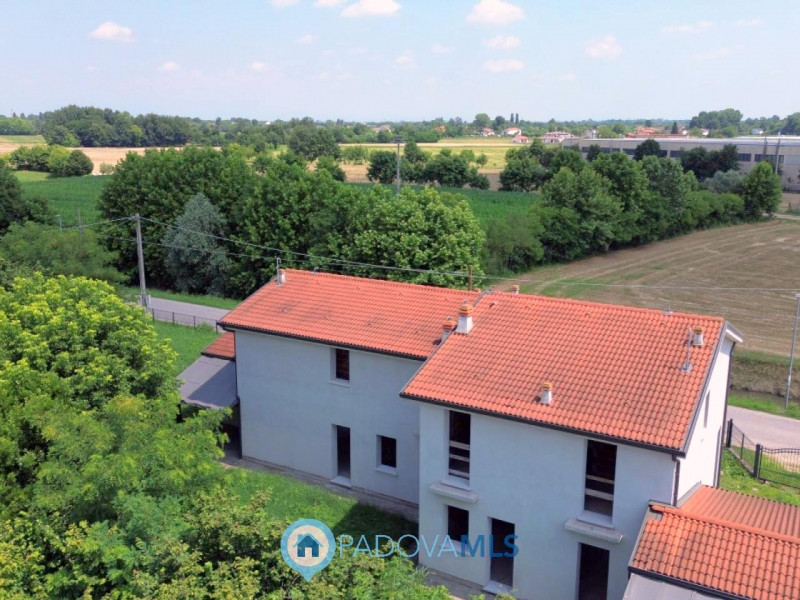 Immobile in esclusiva al Gruppo Padova MLS

Immediata vicinanza al centro di TAGGI DI SOPRA in po...