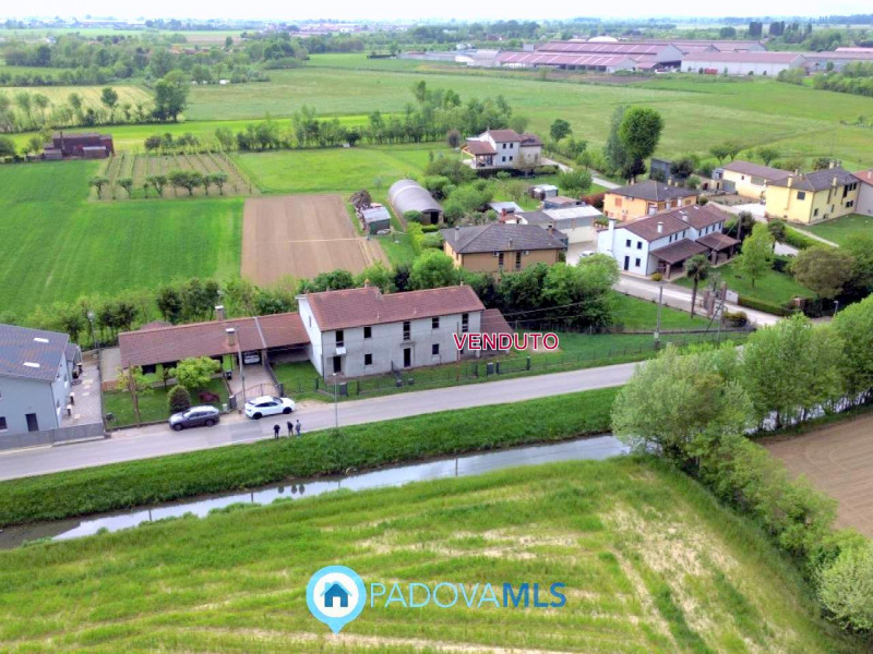 Immobile in esclusiva al Gruppo Padova MLS

Immediata vicinanza al centro di TAGGI DI SOPRA in po...