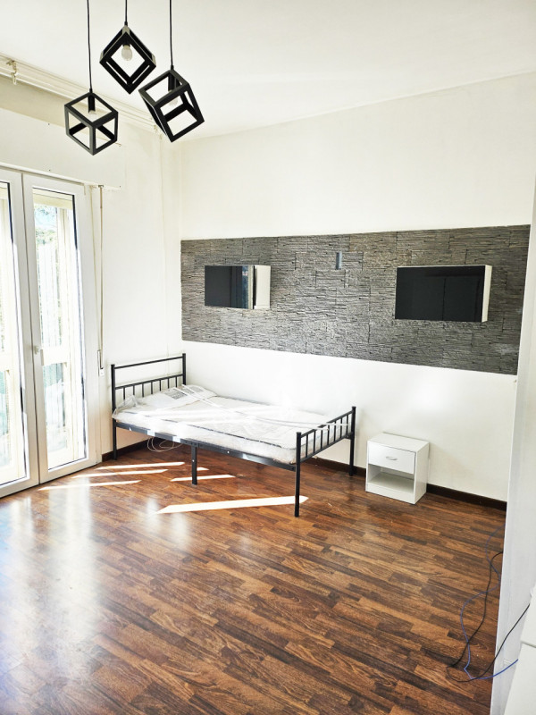 IMMOBILE PER INVESTIMENTO AD ALTA RENDITA!
!!! Attualmente affittato a stanze a lavoratori a 1.80...