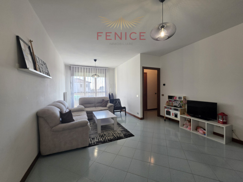 A Trevignano, in provincia di Treviso, nel cuore di un quartiere residenziale curato e ben abitat...