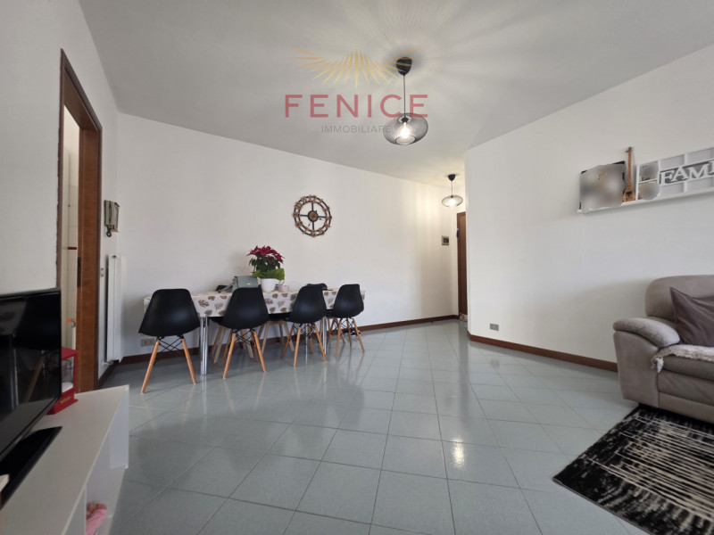 A Trevignano, in provincia di Treviso, nel cuore di un quartiere residenziale curato e ben abitat...