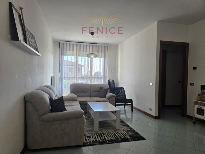 A Trevignano, in provincia di Treviso, nel cuore di un quartiere residenziale curato e ben abitat...