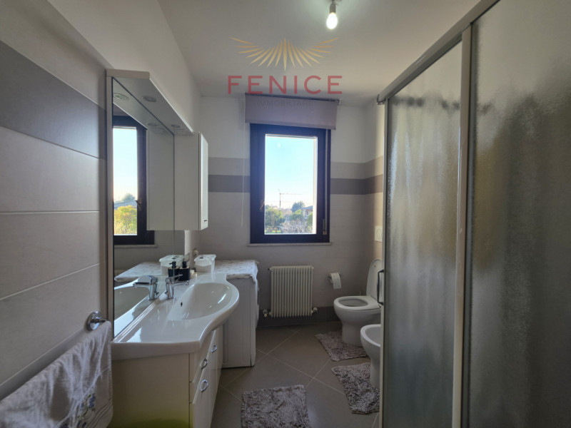 A Trevignano, in provincia di Treviso, nel cuore di un quartiere residenziale curato e ben abitat...