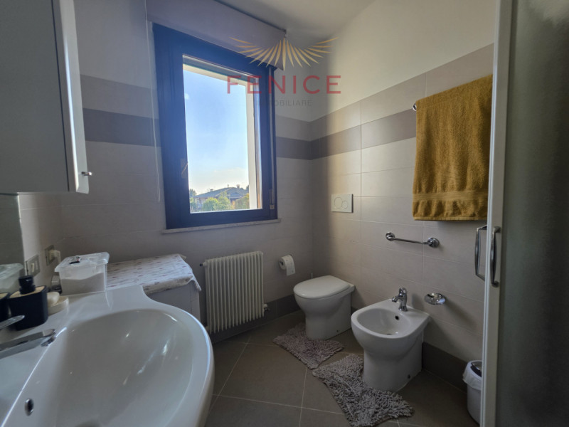 A Trevignano, in provincia di Treviso, nel cuore di un quartiere residenziale curato e ben abitat...