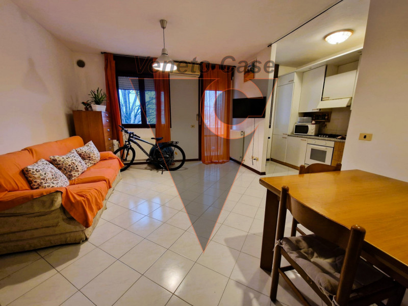 Nel pieno centro di Granze di Camin, nel comune di Padova, proponiamo in vendita appartamento ad ...