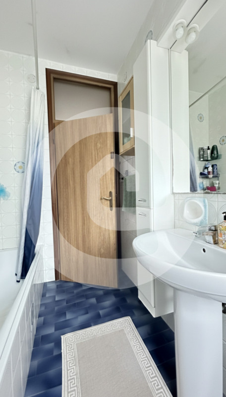 Borgoricco zona centrale: situato al primo piano di una palazzina composta da sole otto unità abi...