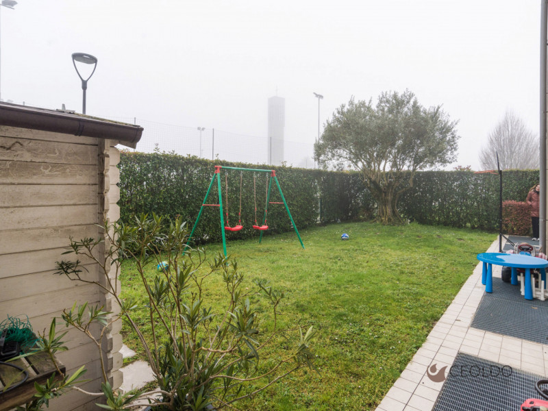 VIGONZA , localita' PERAROLO, nel cuore verdeggiante del paese proponiamo in vendita un raffinato...