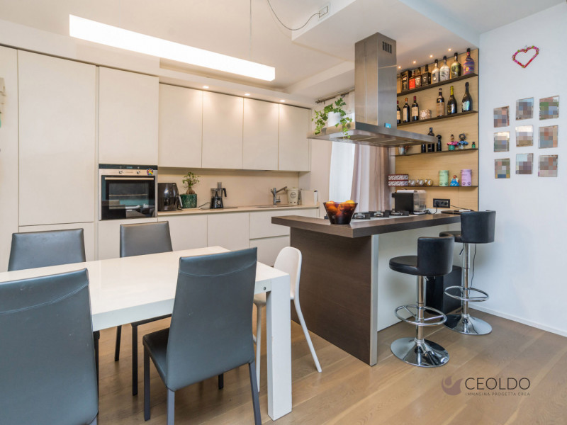 VIGONZA , localita' PERAROLO, nel cuore verdeggiante del paese proponiamo in vendita un raffinato...